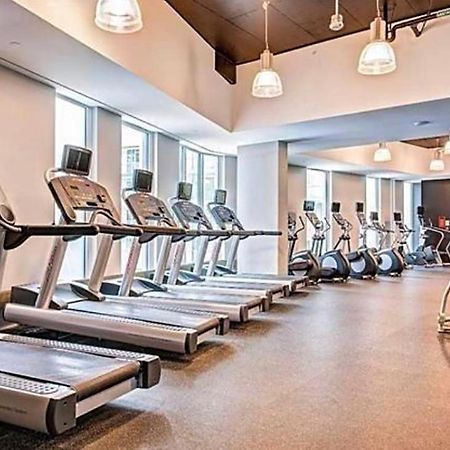 Stunning Condo Wit Amazing View 5Mins From Cntower Торонто Екстер'єр фото