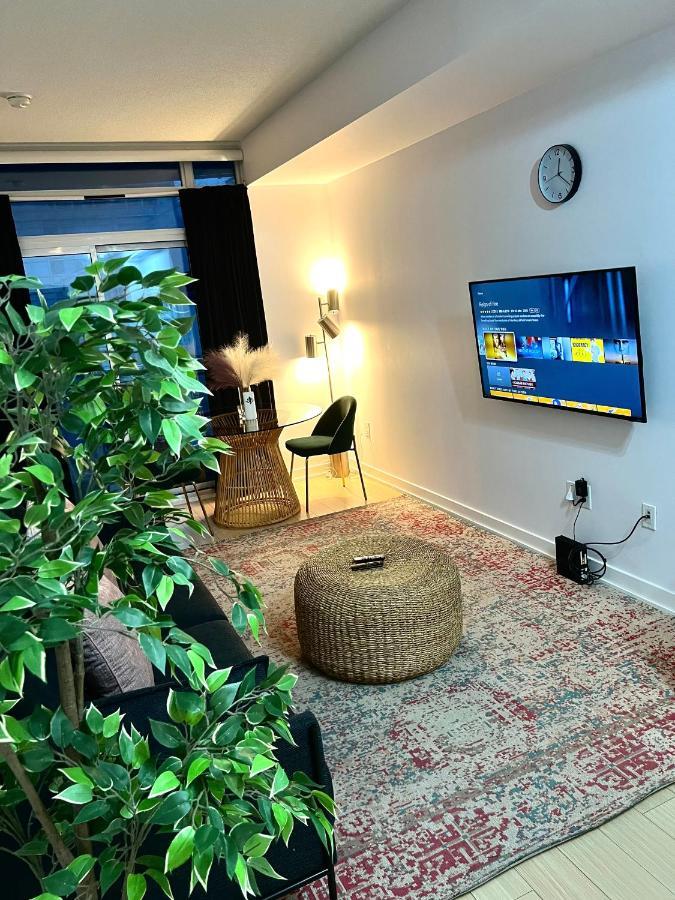 Stunning Condo Wit Amazing View 5Mins From Cntower Торонто Екстер'єр фото