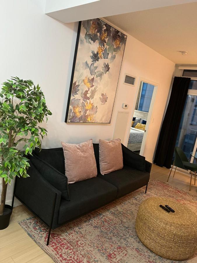 Stunning Condo Wit Amazing View 5Mins From Cntower Торонто Екстер'єр фото