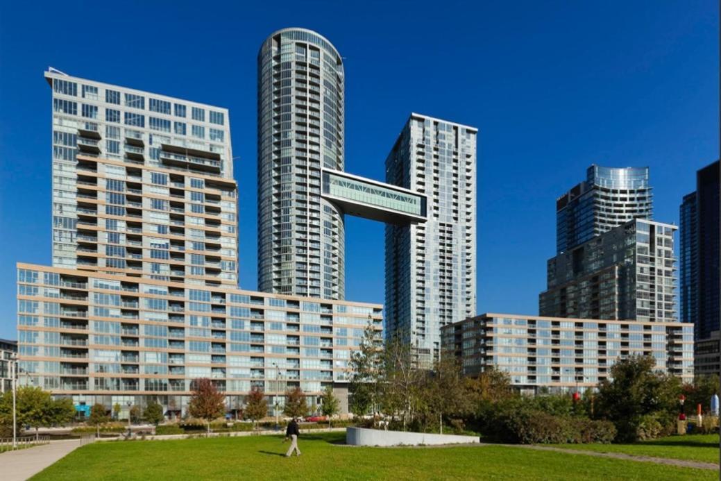 Stunning Condo Wit Amazing View 5Mins From Cntower Торонто Екстер'єр фото